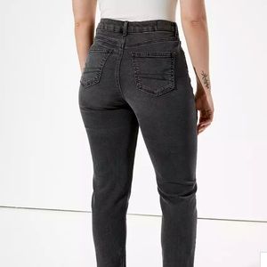 NWOT American Eagle Stretch Curvy Mom Jeans